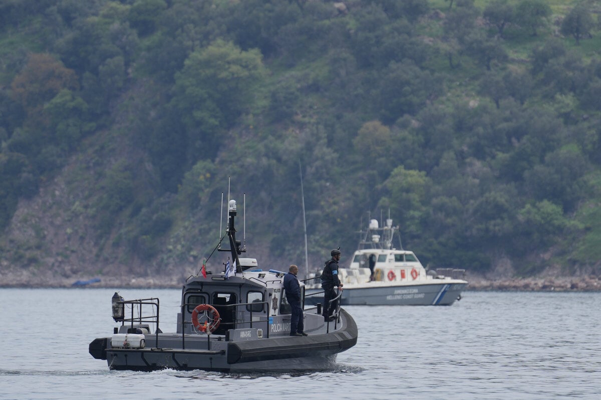 Grecko zadrzalo prvych migrantov po zmrazeni ziadosti