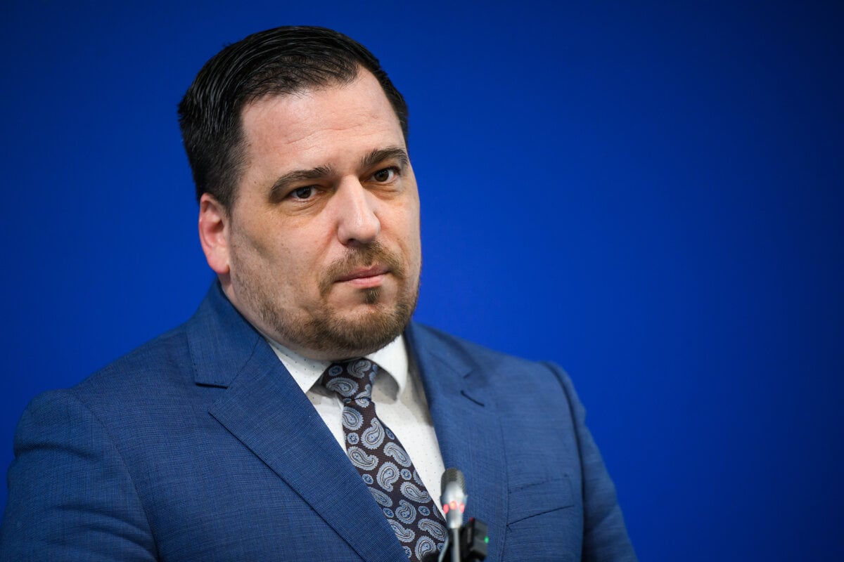 Minister Takac reaguje na kritiku Zdechovskeho