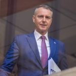 O odvolavaniach ministrov a vlady by sa malo rokovat tvrdi Rasi