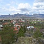 Cudzinci sa dostali do zahrady obec varuje