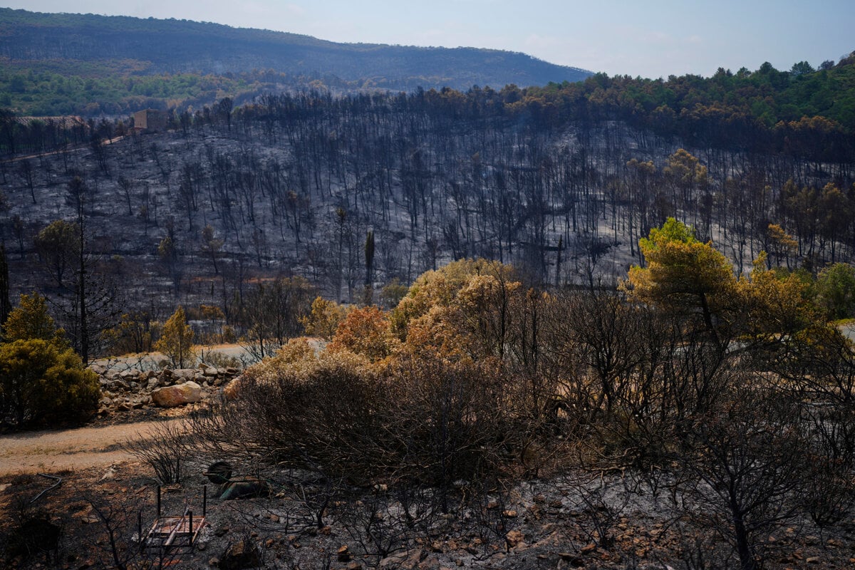 Hasici dostali pod kontrolu rozsiahly lesny poziar