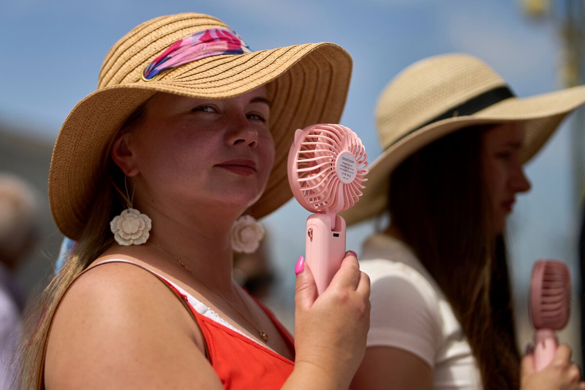 Juh cakaju popoludni horucavy teplota 35C