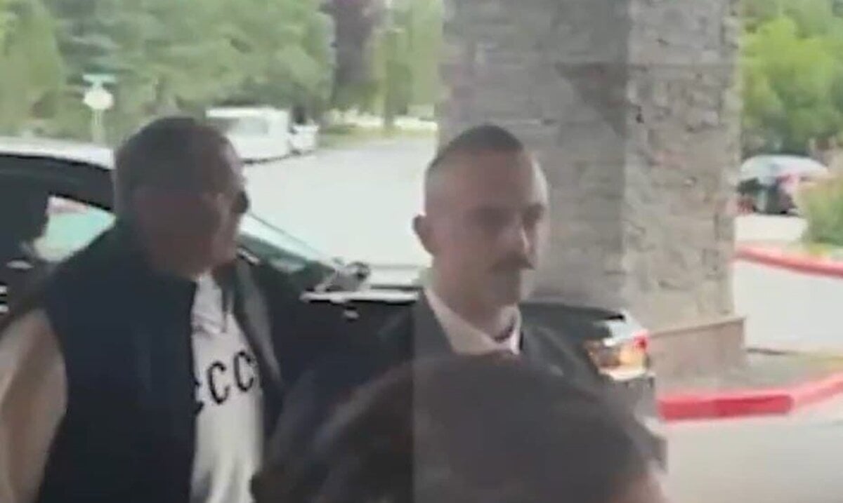 Koniec hry po rusky pise Carl Bildt