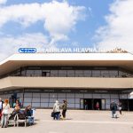 Muz napadol policajta pred stanicou v Bratislave