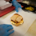 Na otravu jedlom zomreli dvaja ludia v Taliansku