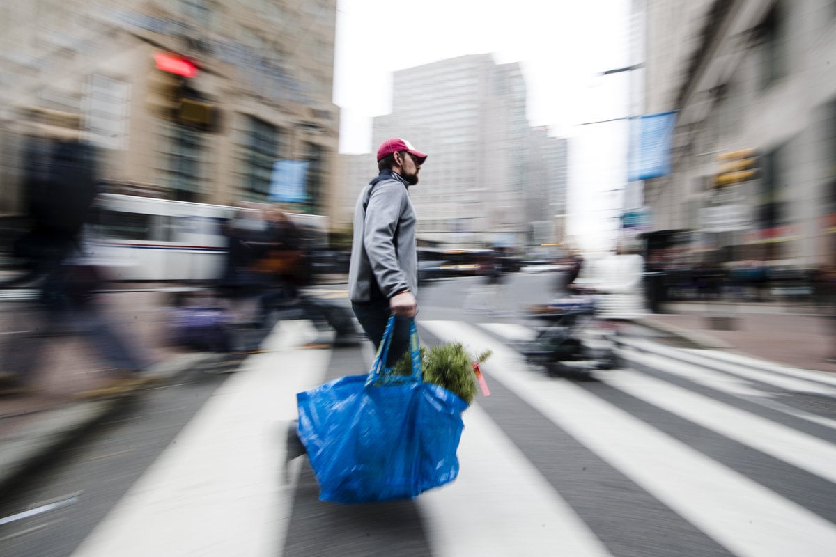 Nalada americkych spotrebitelov sa v juli zlepsila menej nez sa cakalo