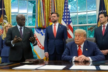 Rwanda prijala prvych sedem migrantov v dohode s USA