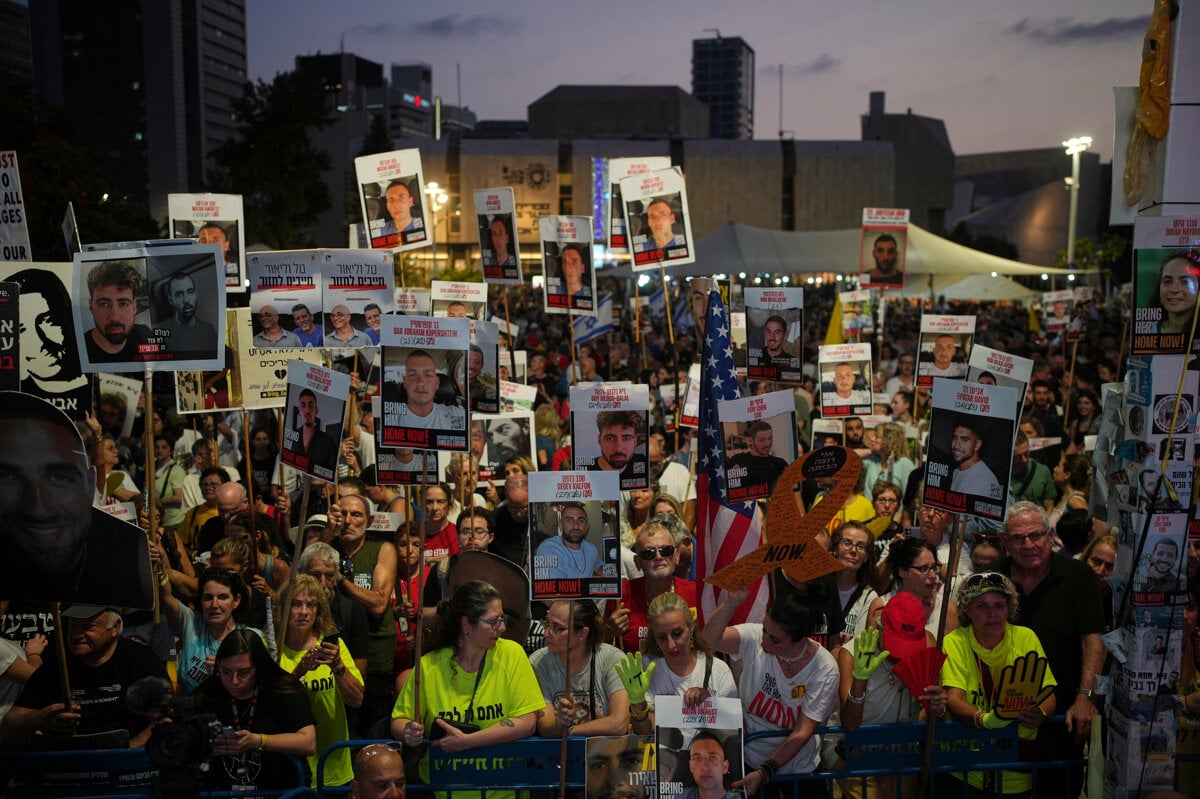 V Tel Avive protestovalo desiatky tisic ludi proti planu na obsadenie Gazy