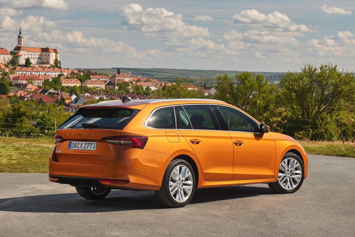 Zaujem o nove auta na Slovensku klesol