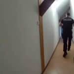 Zena proti jej voli drzana v byte policia zakrocila