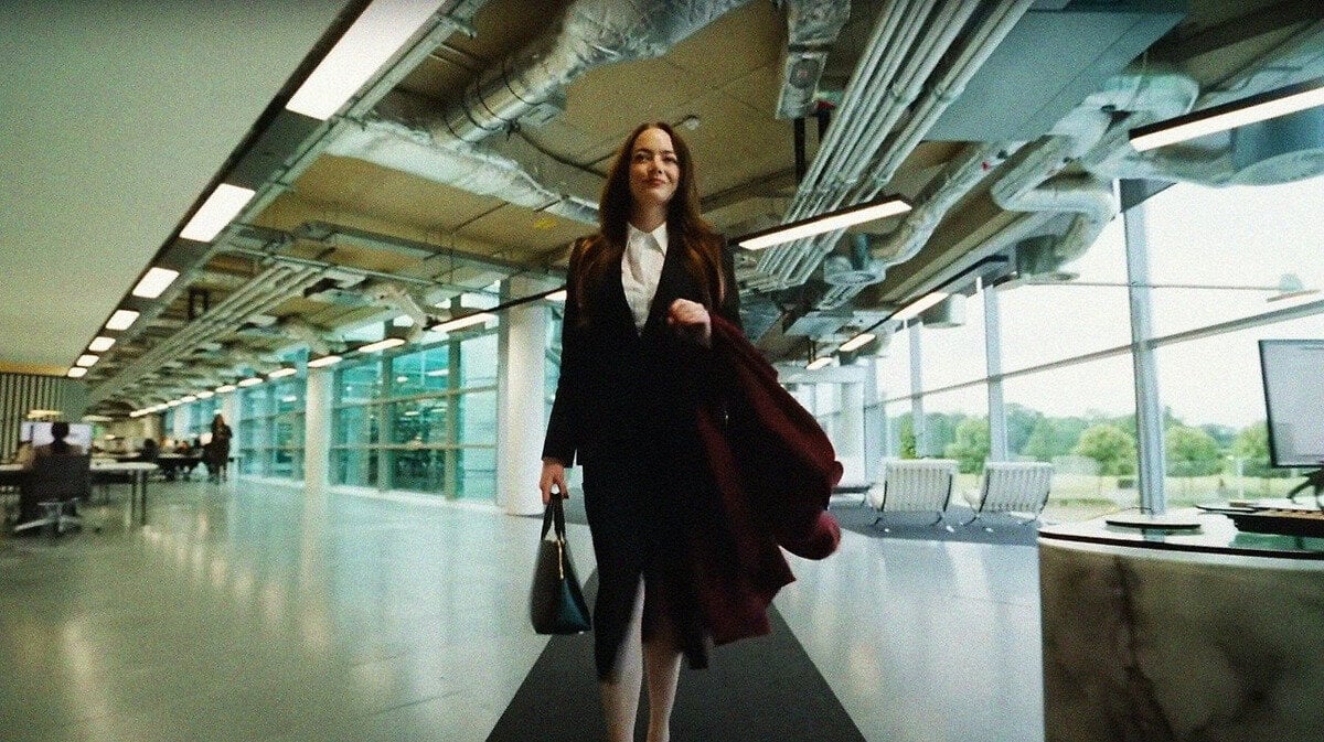 Ak nikto neveri ze ste notrelec treba suhlasit Dystopia nie je buducnost hovori Lanthimos