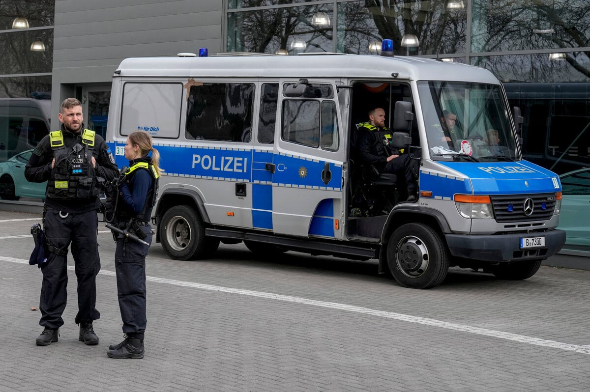 Auto v Nemecku narazilo do patclennej rodiny
