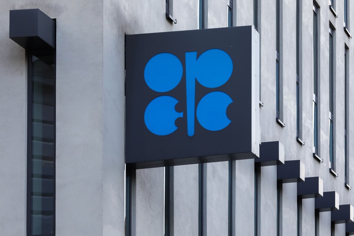 Clenovia OPEC sa dohodli na zvyseni produkcie ropy
