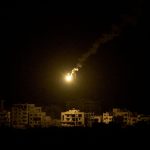 Izrael spustil pozemnu ofenzivu a bombardoval Gazu