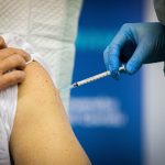 Musel zaplatit za ockovanie proti chripke hoci ho poistovne uhradzaju