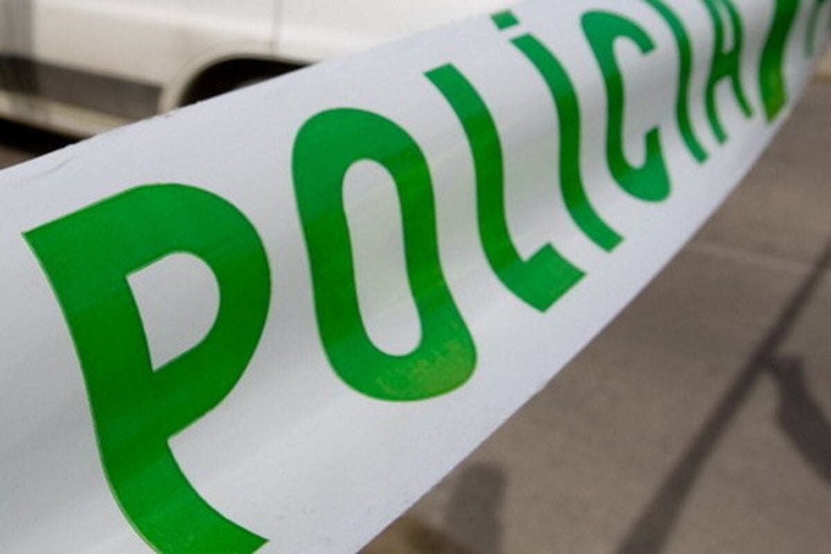 V rieke plavala mrtvola chodec zalarmoval pomoc