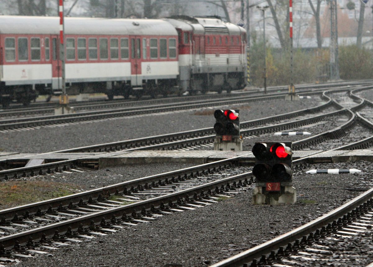 V useku Raca a Pezinok meskaju vlaky 10 50 minut