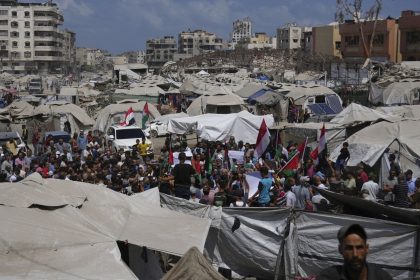 Vietor prinutil flotilu s humanitarnou pomocou vratit sa do Barcelony