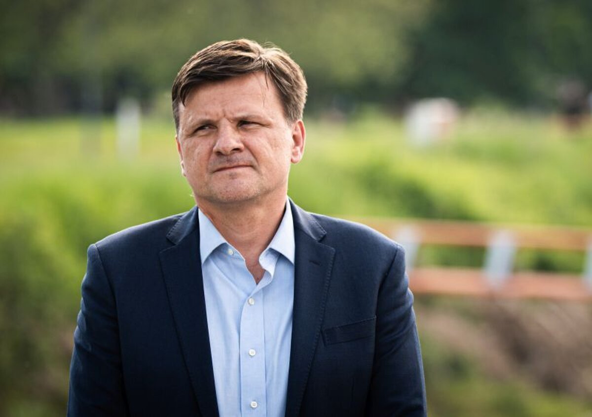 Vlada podla Hlinu mina peniaze na ine ucely