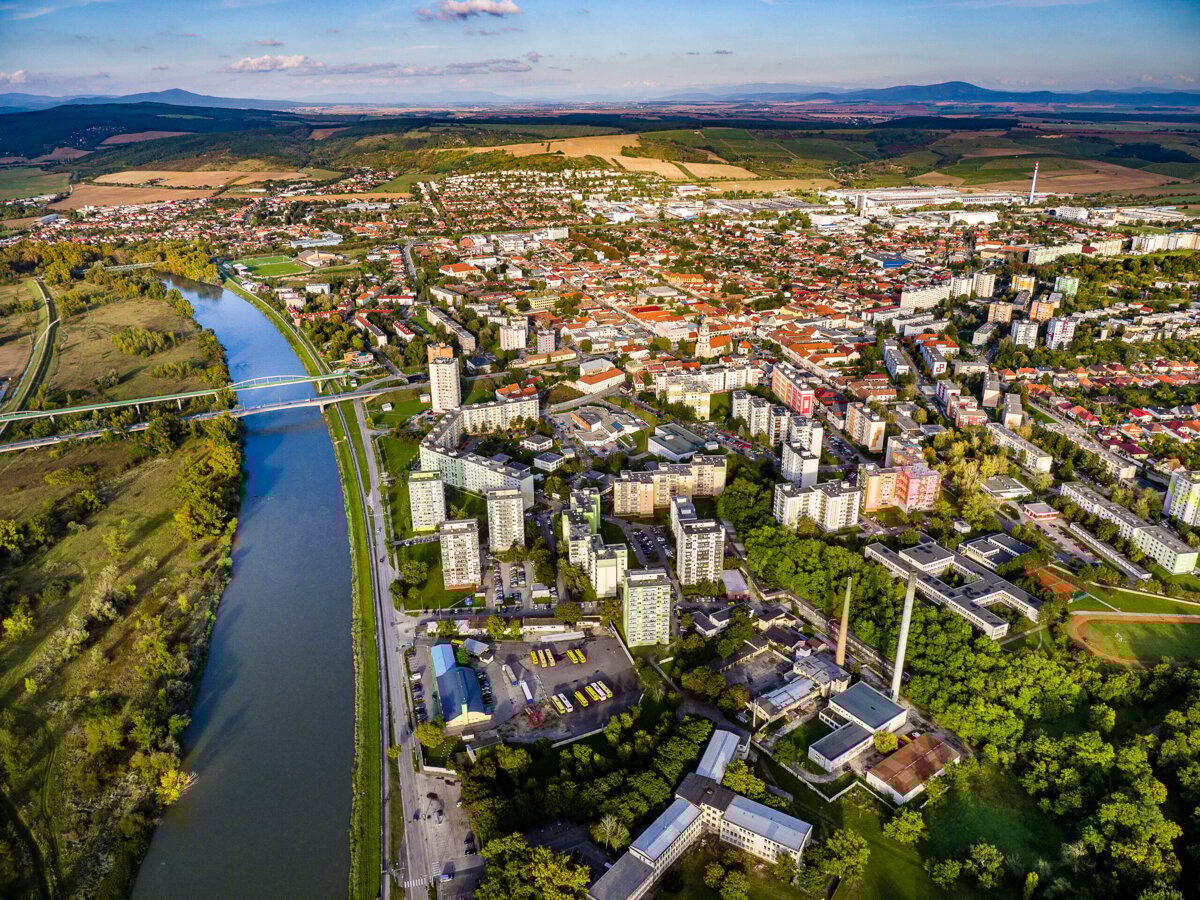 Kraj rastie no mesta sa vyludnuju