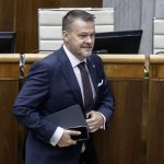Ministerstvo investicii si zalozilo firmu Progresivne Slovensko ziada vysvetlenie