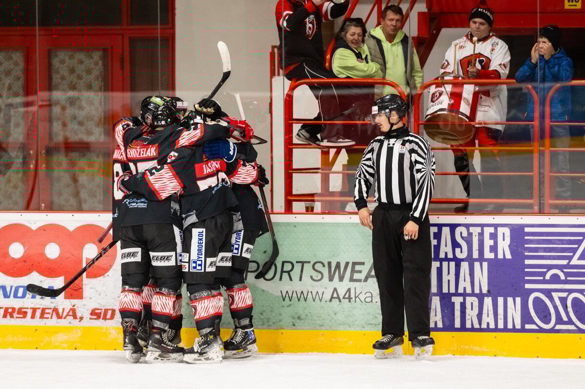 Na lade lietali plysaky goly do brany