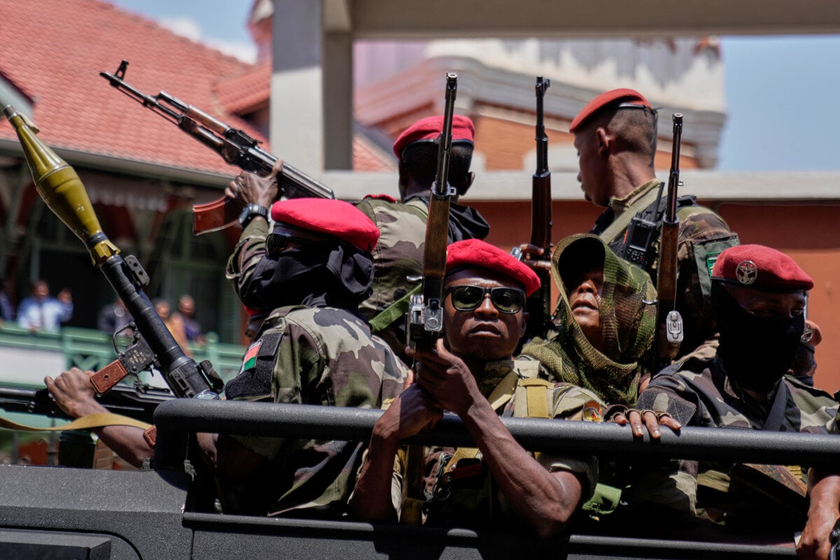 Nova vojenska vlada Madagaskaru zbavila prezidenta obcianstva