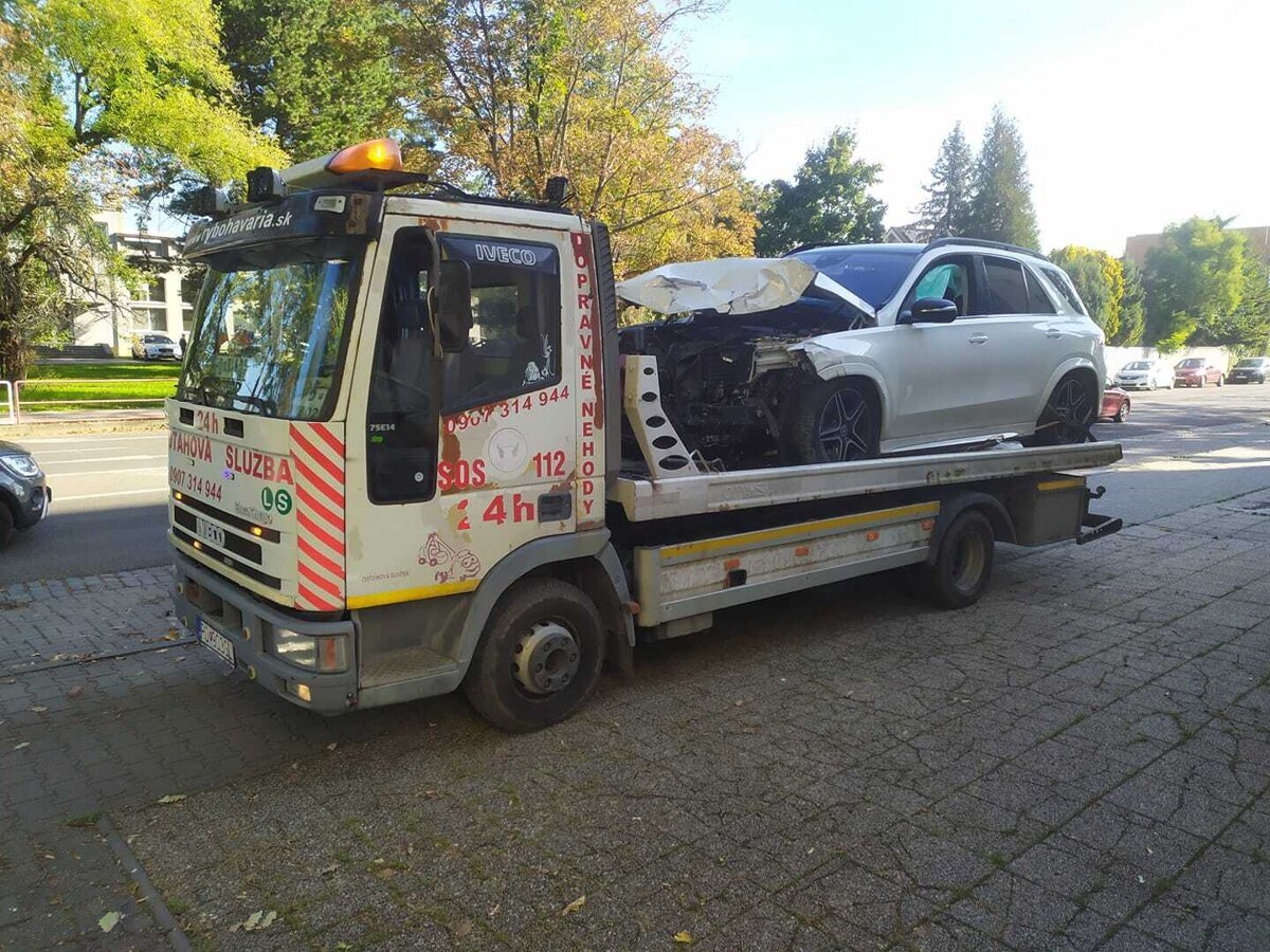 Opity vodic Mercedesu narazil do siestich aut