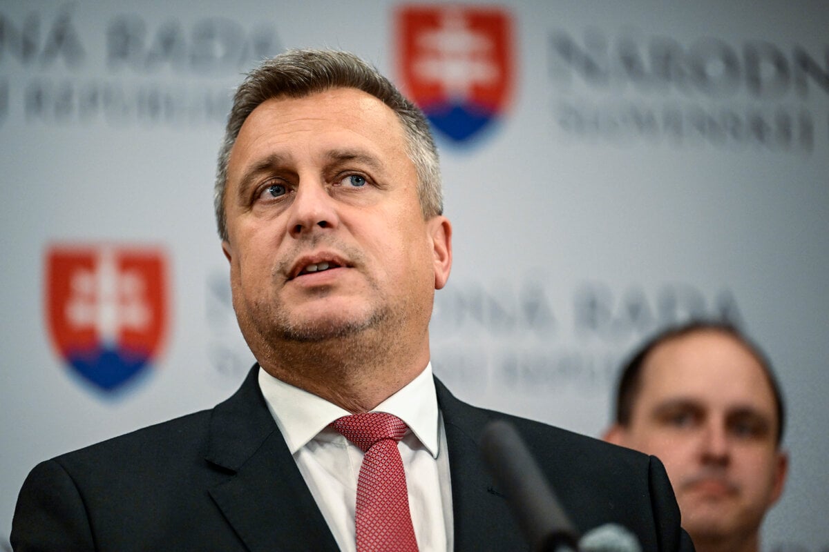 SNS vyzyva prezidenta aby nepodpisal novelu zakona o hazardnych hrach