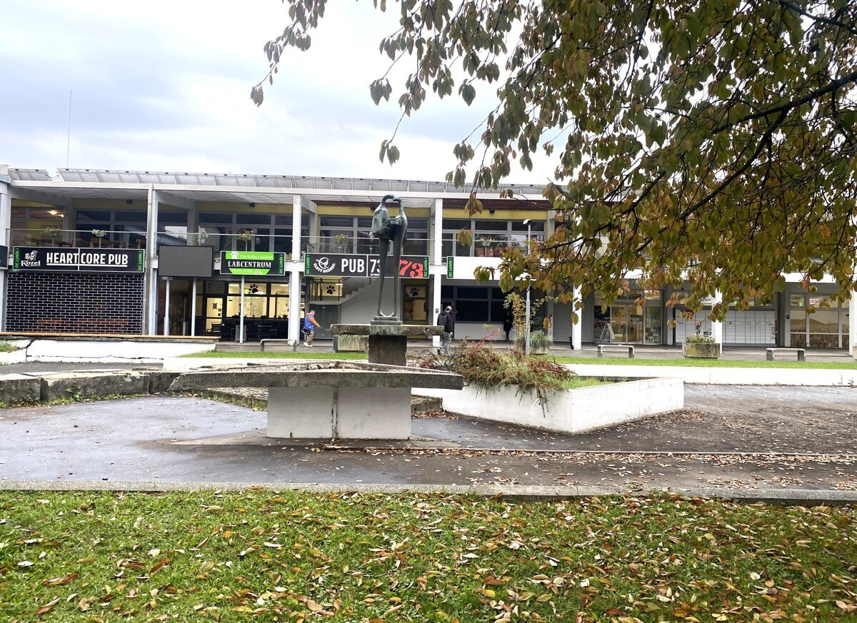 Spala 20 rokov ubytovala chranene zaby fontanu so sochou ozivi