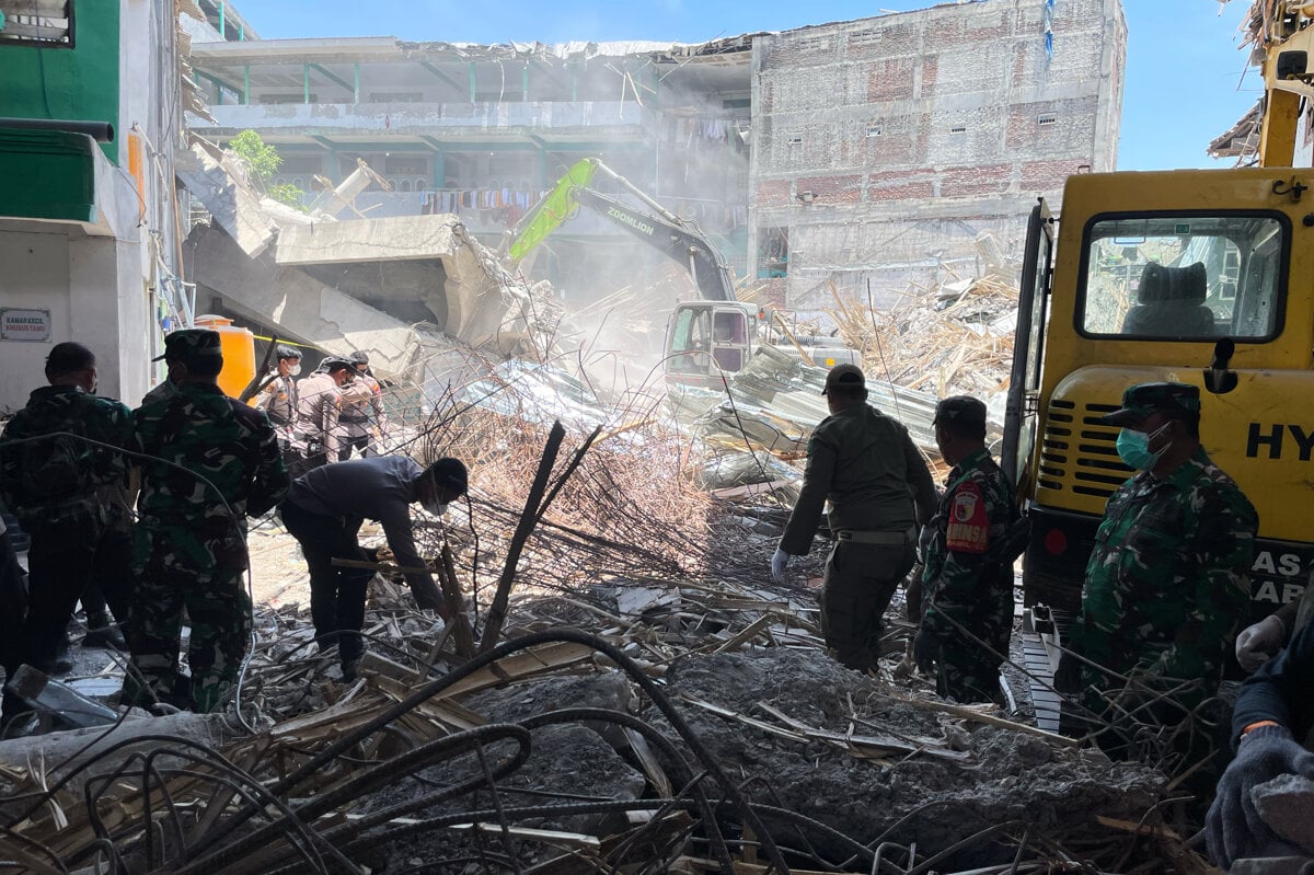 Z trosiek vytiahli dalsie tela obet je 37