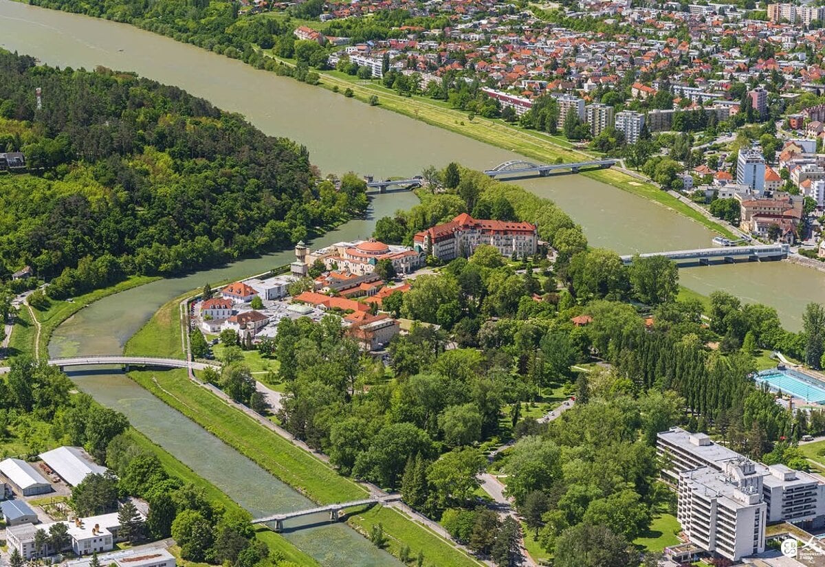 oblubene kupele mesto obyvatelia opustaju dediny zazivaju boom