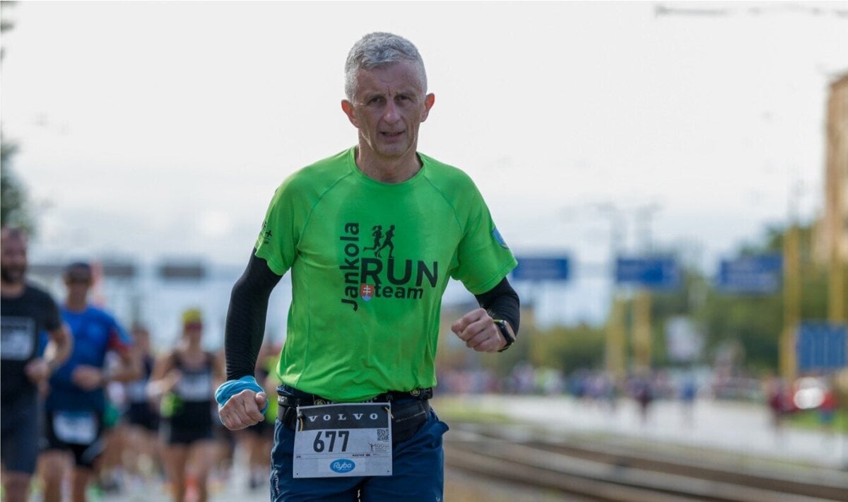 Aj Zatopek by mal radost Odbehol sestdesiat maratonov mysli na stovku