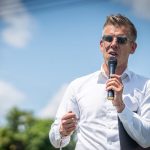 Aj nerozhodnuti volici uprednostnuju Magyara pred Orbanom