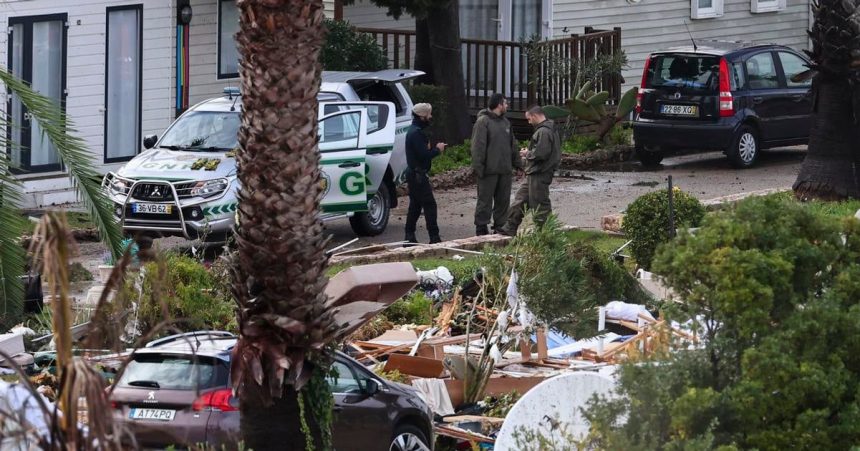 Burka Claudia si vyziadala tri zivoty sposobila zaplavy v Britanii