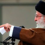 Chamenei Trumpova administrativa nie je hodna spoluprace s Iranom