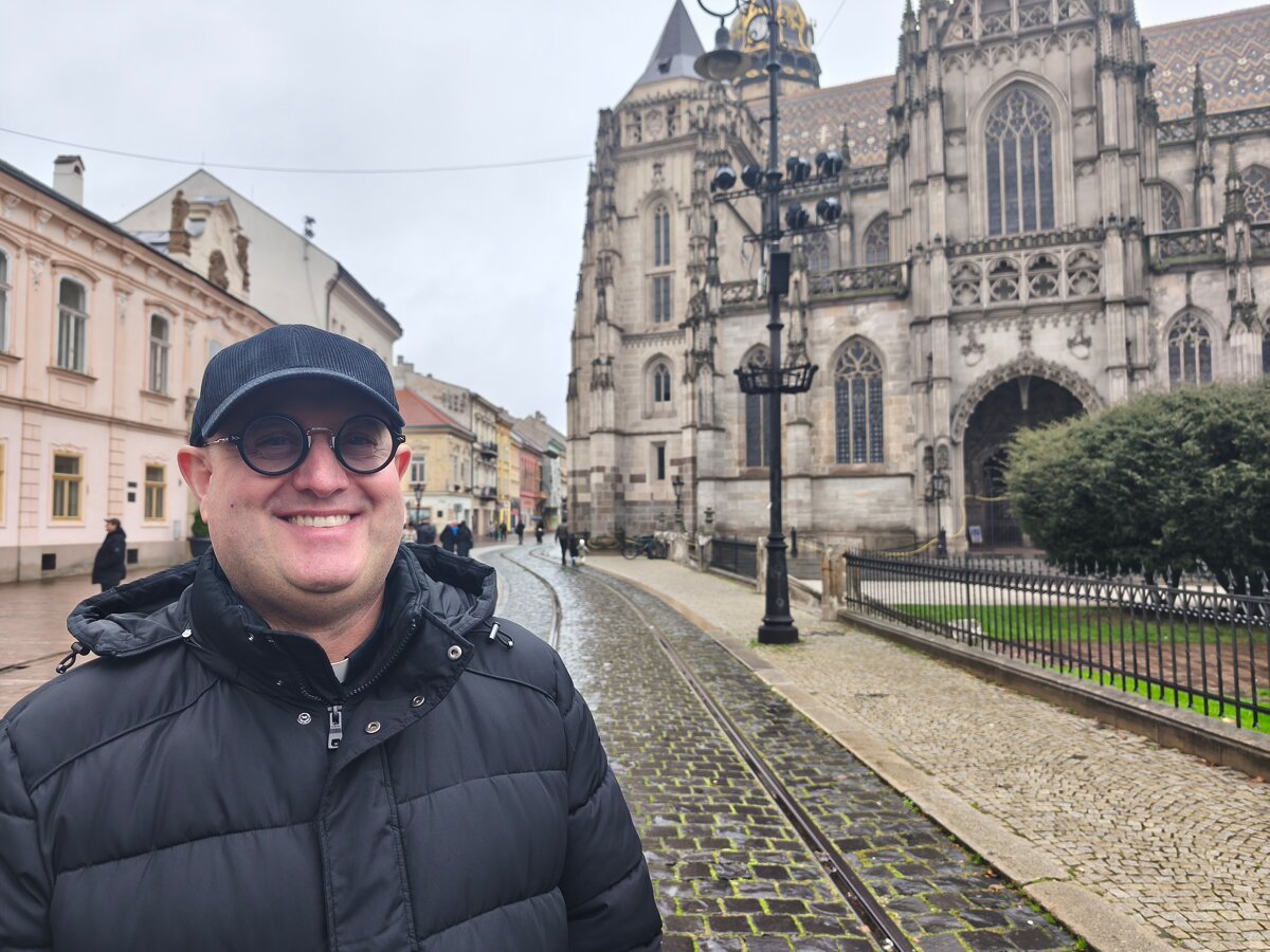 DJ Padre Guilherme odkazuje z Kosic Nechajte Jezisa byt vasim influencerom