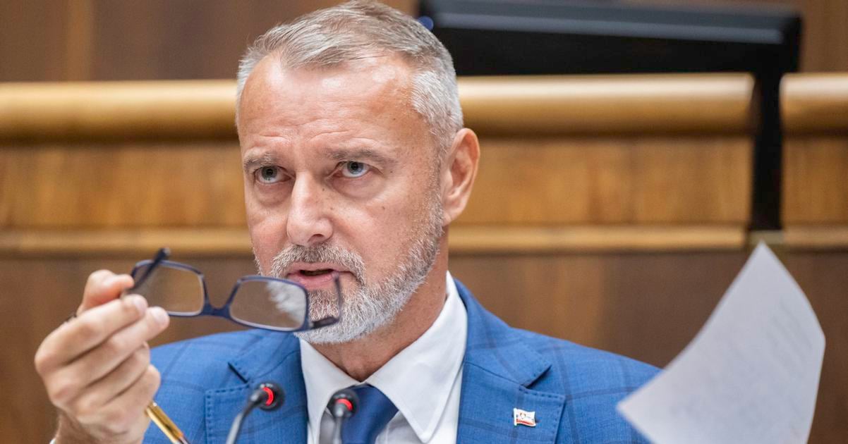 Hlas je pripraveny rokovat o odvolani ministrov