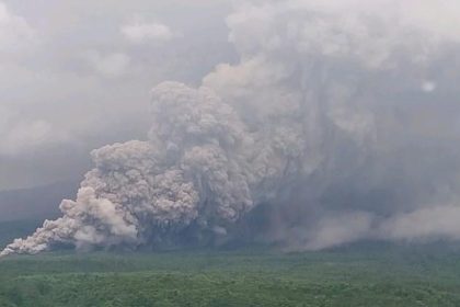 Indonezia Po vybuchu sopky Semeru zachranovali 170 horolezcov