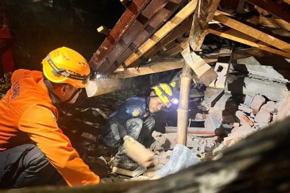 Indonezia Pocet obet zosuvov pody stupol na 18