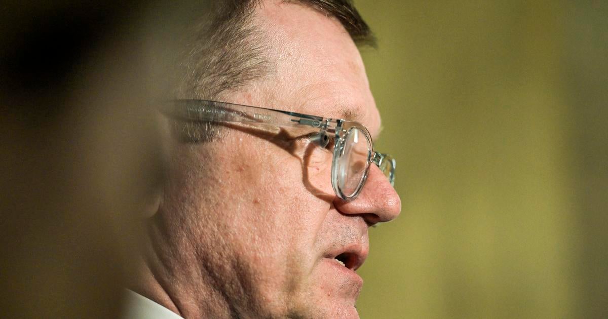 KMEC Podpredseda vlady vyvodzuje zodpovednost aby ochranil meno strany Hlas SD a slovenskeho priemyslu