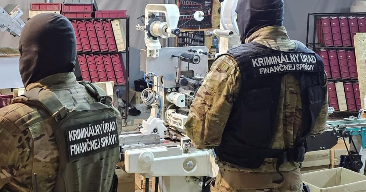 Kriminalny urad financnej spravy odhalil nelegalnu vyrobnu cigariet