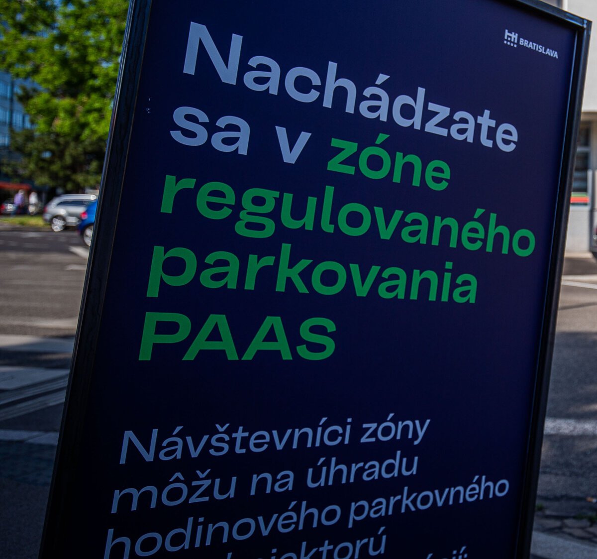 Obyvatelia Mlynarovicovej ulice v Petrzalke kritizuju PAAS mestu podali podnety