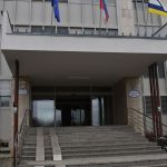 Pracovali v hluku a prachu Uradnikov treba odmenit mysli si poslanec