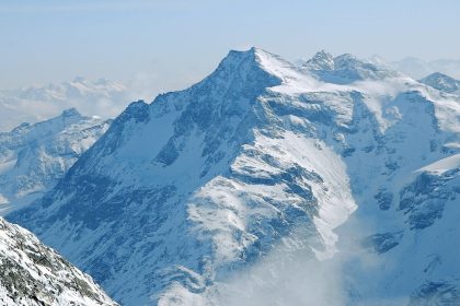 Pri lavinovom nestasti v Taliansku zahynulo pat lezcov