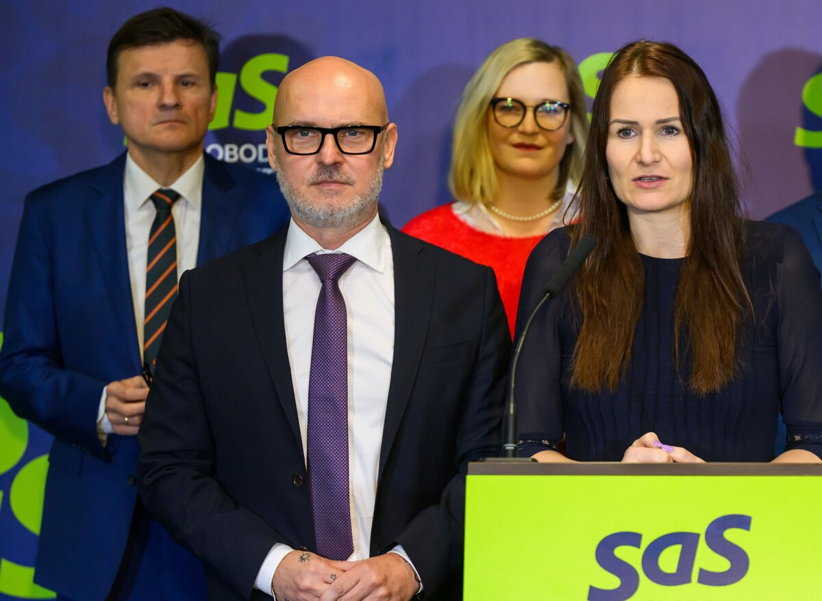 SaS vyzyva na vymahanie dotacie od vlastnika vily Amonra v Limbachu