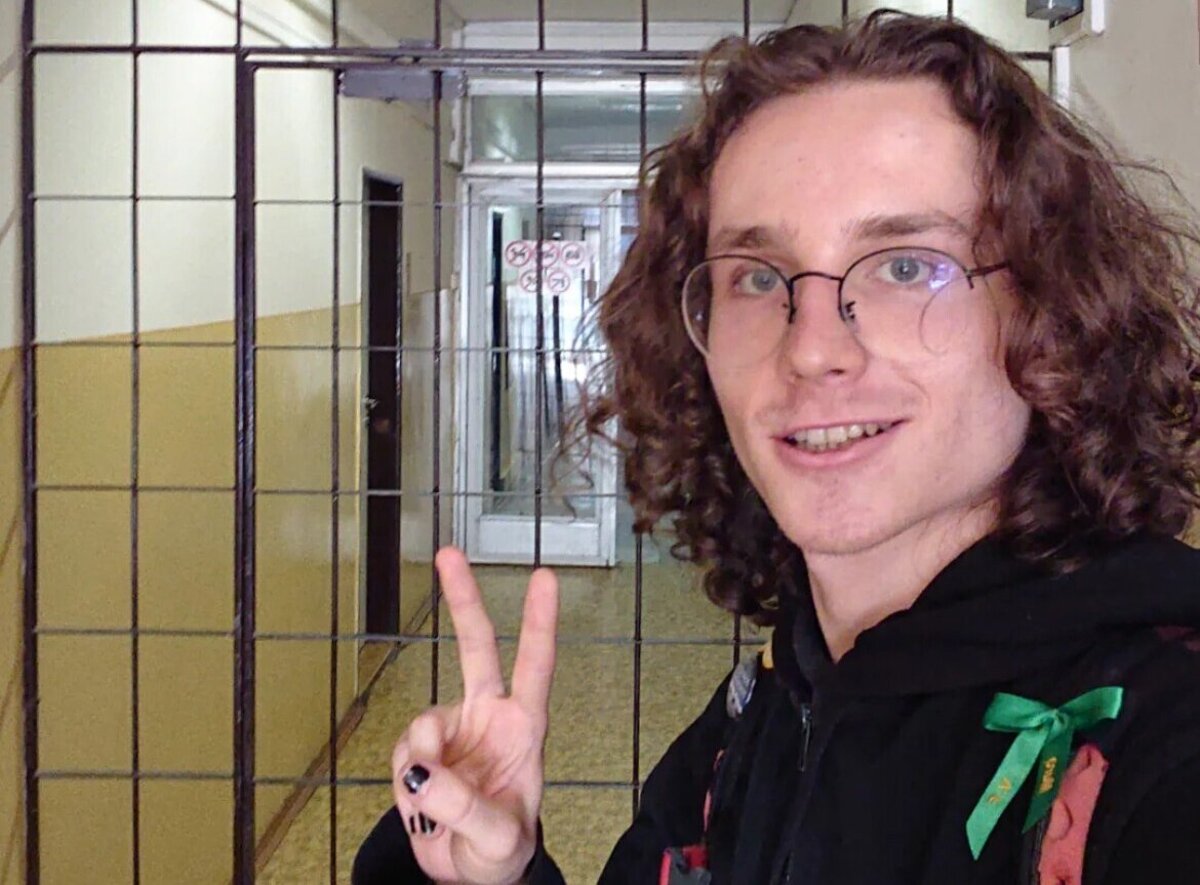 Student ktory Ficovi nechal odkazy Chcel som sa ho pytat ako sa vie rano pozriet do zrkadla