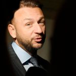 Sutaj Estok chce zrusit Urad na ochranu oznamovatelov korupcie