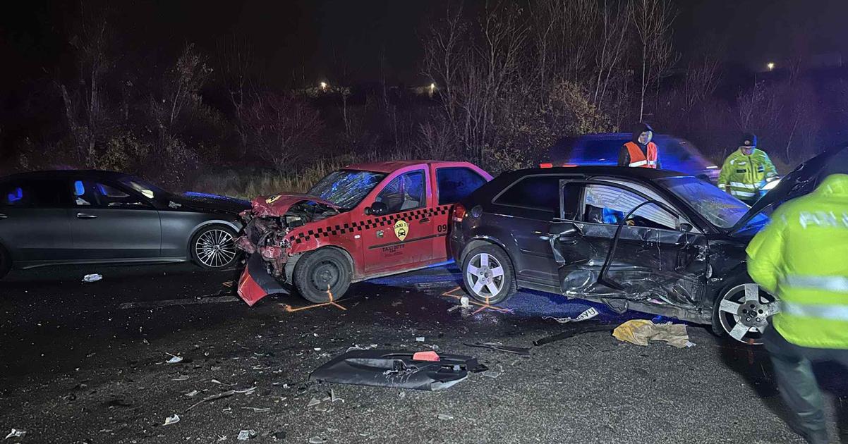 V Kosiciach sa zrazili tri auta pat zranenych