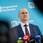 Vlada obvinuje opoziciu a bagatelizuje kriminalitu